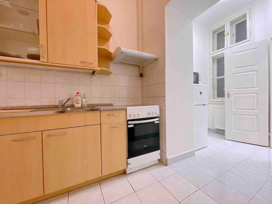 C Downtown Cozy Family Loft Apartment Budapest Exterior photo
