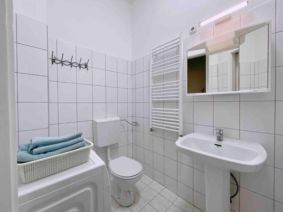 C Downtown Cozy Family Loft Apartment Budapest Exterior photo